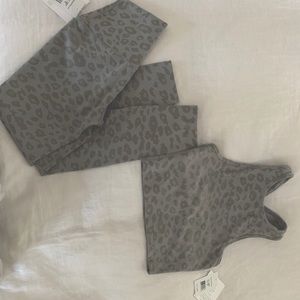 Beyond yoga SET, leopard print legging AND tank